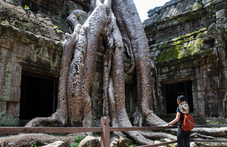 cambodia_earrival_backpacker